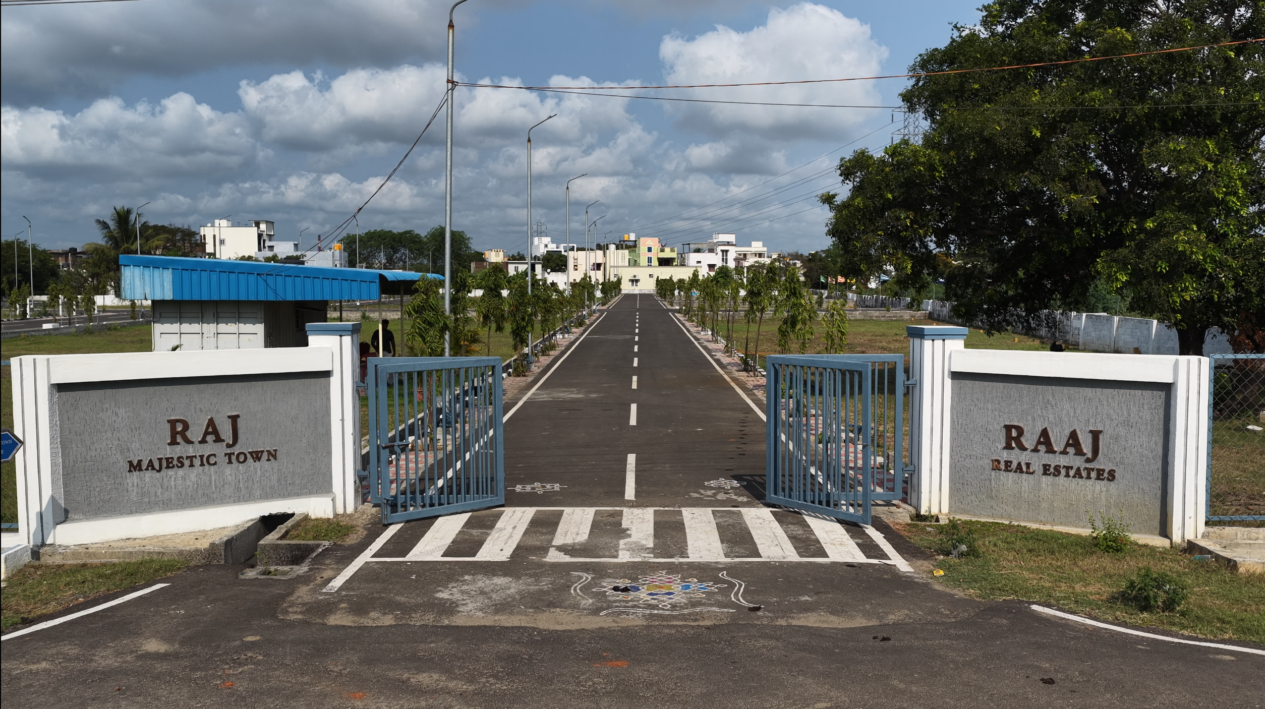 Entrance gate